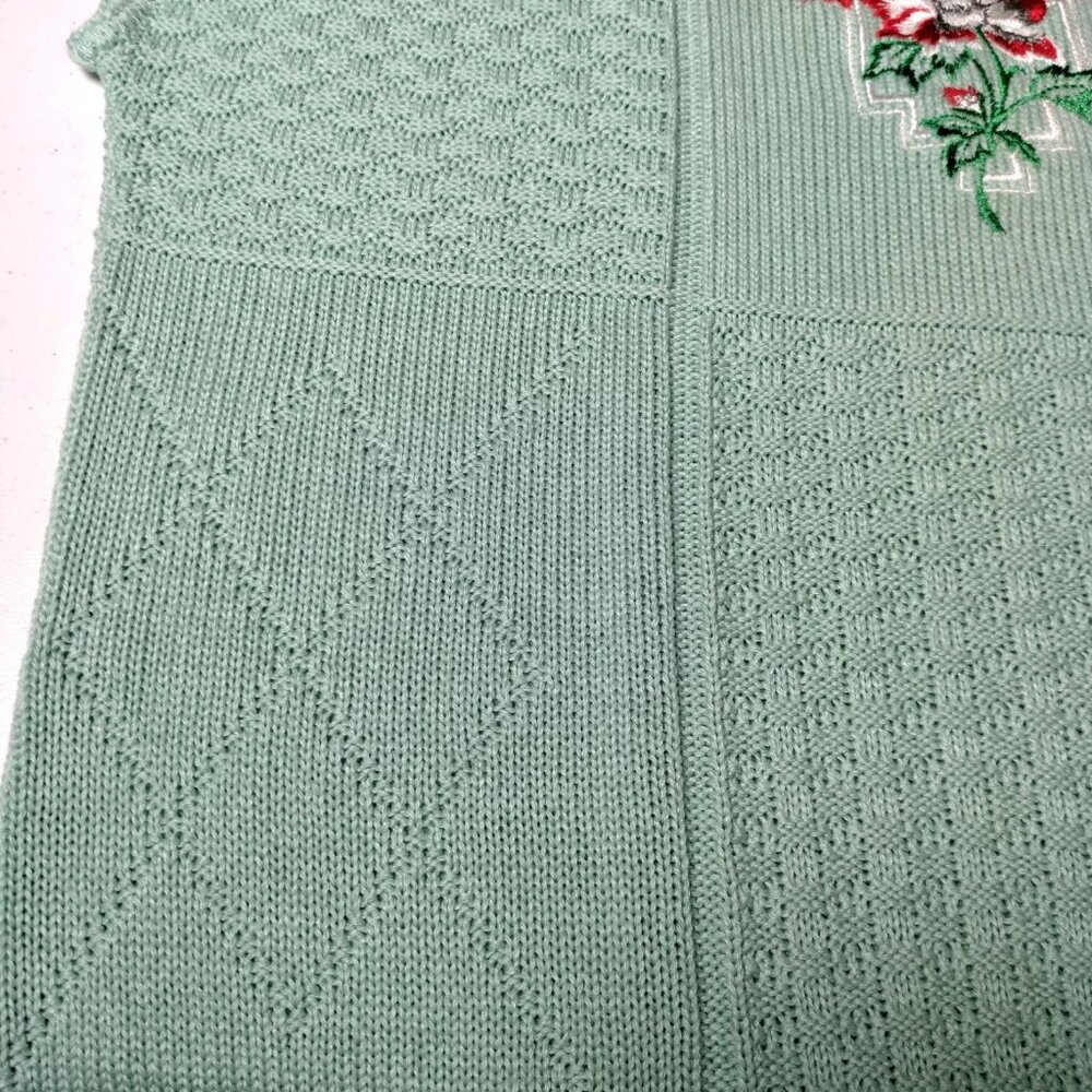 Vintage Sweater Small Sleeveless Mint Green Embroidered Flowers Grannycore - Picture 8 of 12